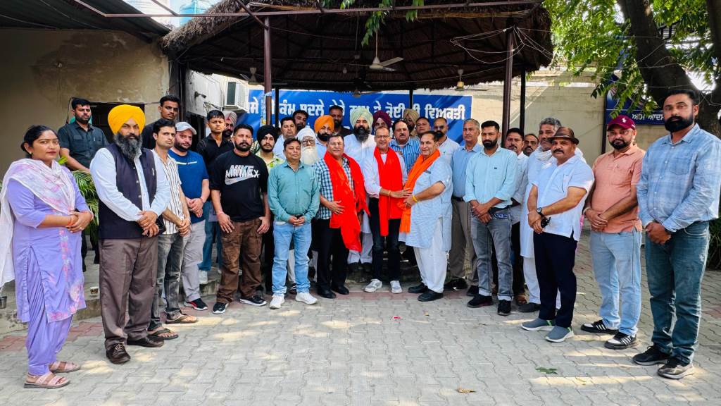 The office bearers of the Trade Wing were honored by the Deputy Speaker of the Punjab Vidhan Sabha
